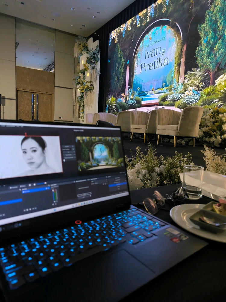 Weeding LED Screen & Website Invitation