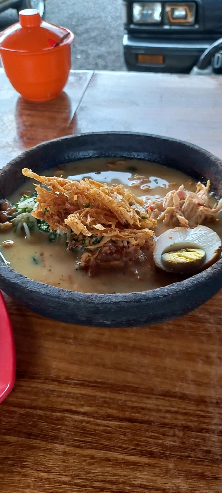 GIF uploaded by Lakshmi Ariyiani