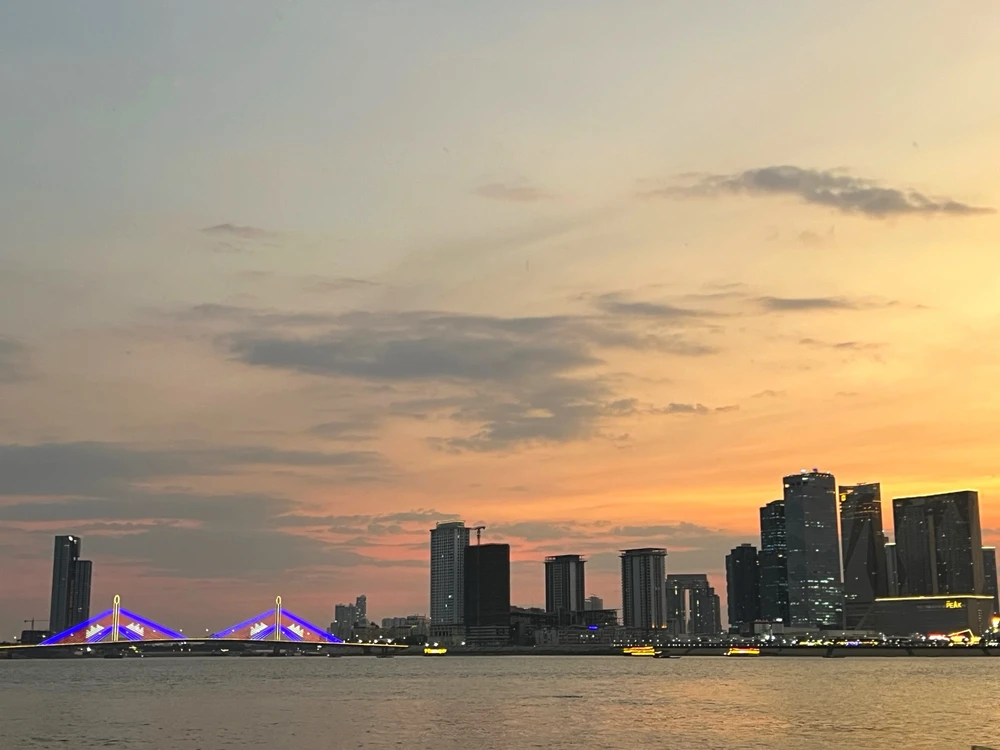 GIF uploaded by Bijou