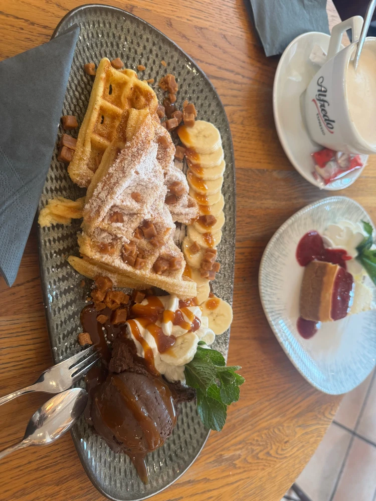 GIF được Trang Quynh tải lên