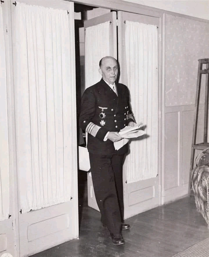 GIF uploaded by Erik Thackrey