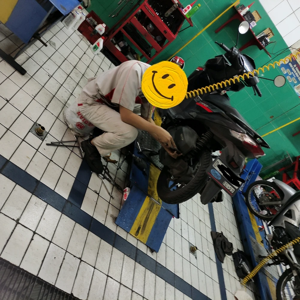 GIF diunggah oleh 𝚅𝙴𝙻𝙾𝚄𝚁𝙸𝚇