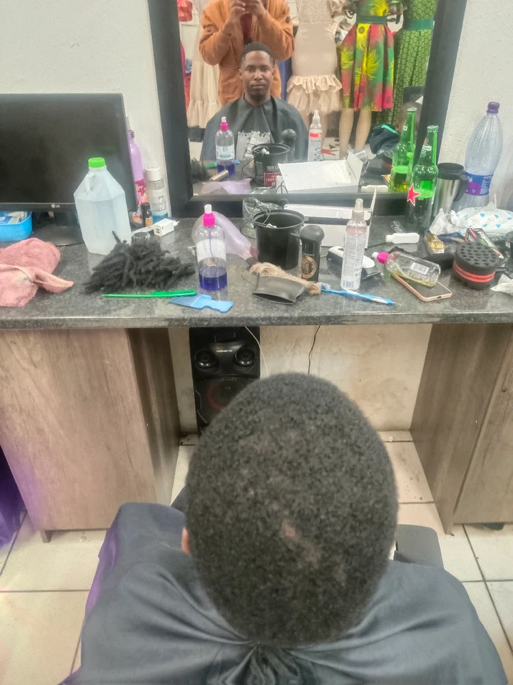 GIF uploaded by Sphiri