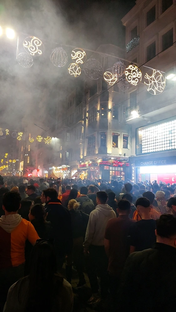 Candeğer tarafından yüklenen GIF