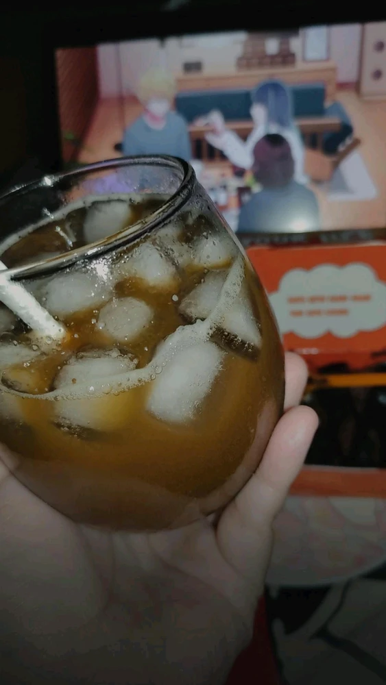 GIF diunggah oleh 𝚅𝙴𝙻𝙾𝚄𝚁𝙸𝚇