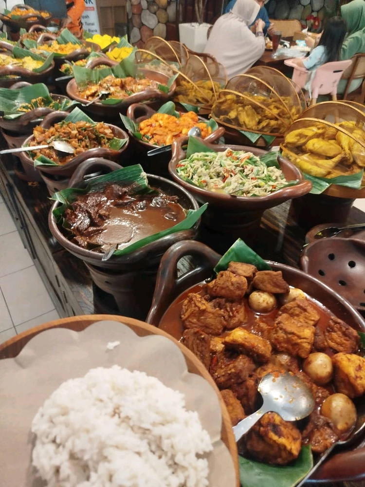 GIF uploaded by Nisa