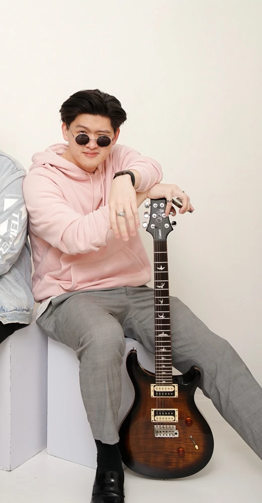 GIF na in-upload ni Savio