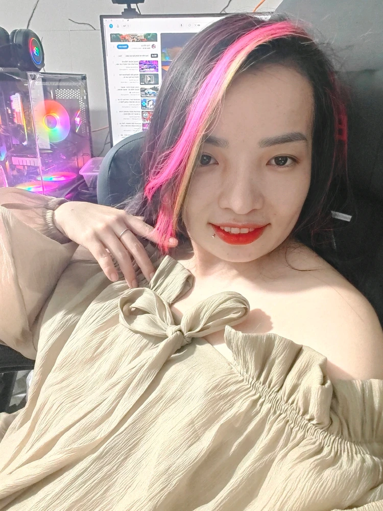 GIF uploaded by Em
