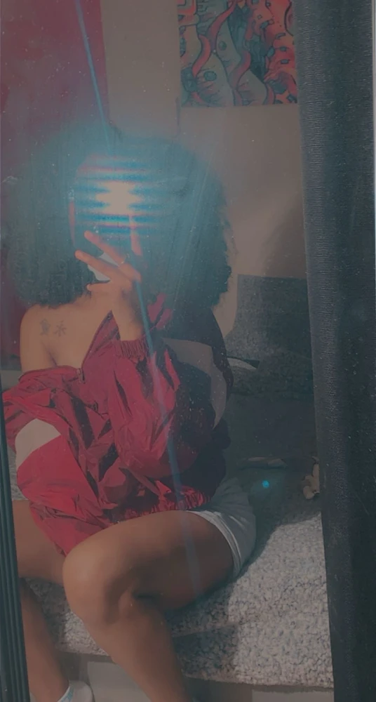 GIF gi-upload ni Meme Eskridge-Bass