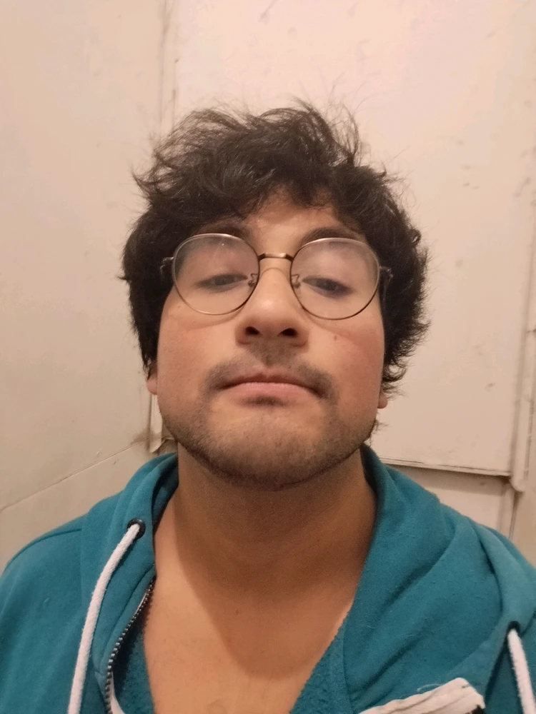 GIF na in-upload ni Matías