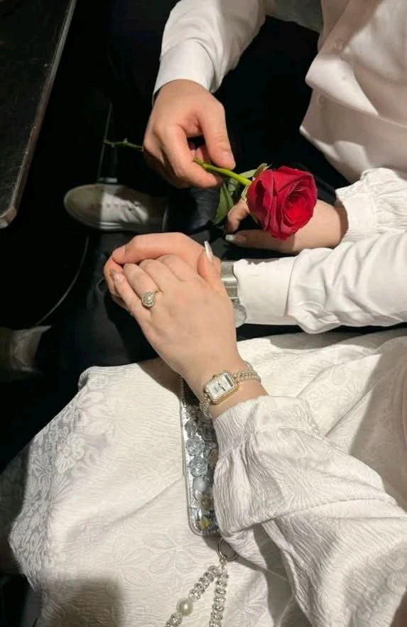 GIF uploaded by ✨🪞 𝓘𝓼𝓵𝓪 🌷🤍