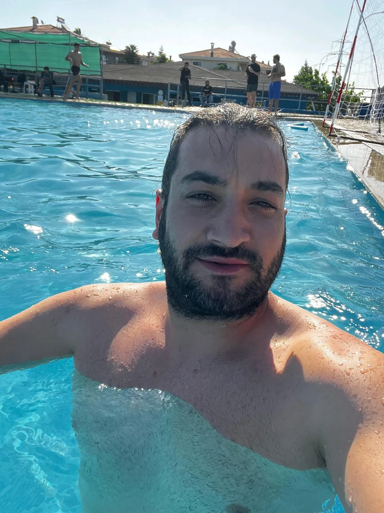 Gazi Özcan tarafından yüklenen GIF