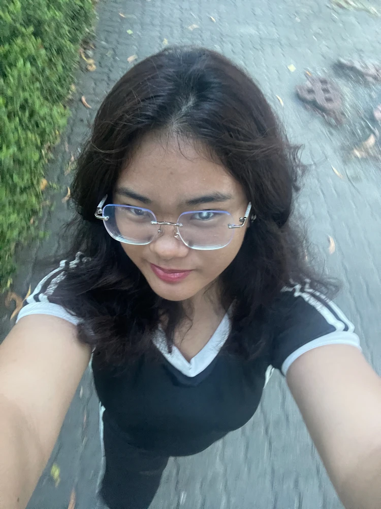 GIF uploaded by Llai