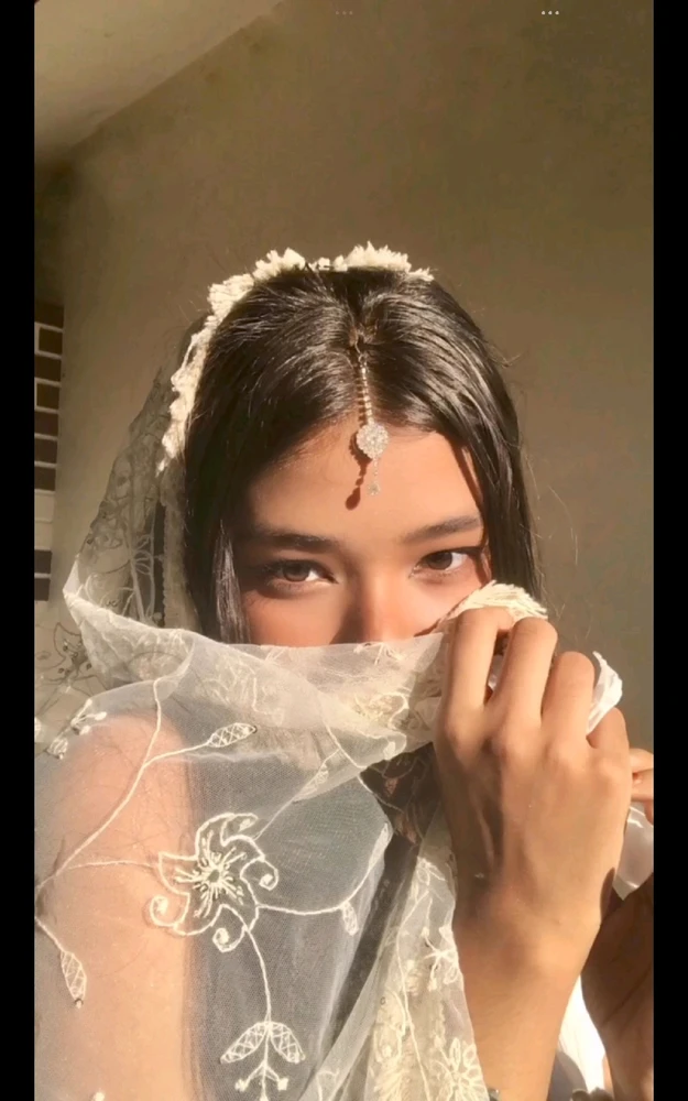 GIF gi-upload ni Aria