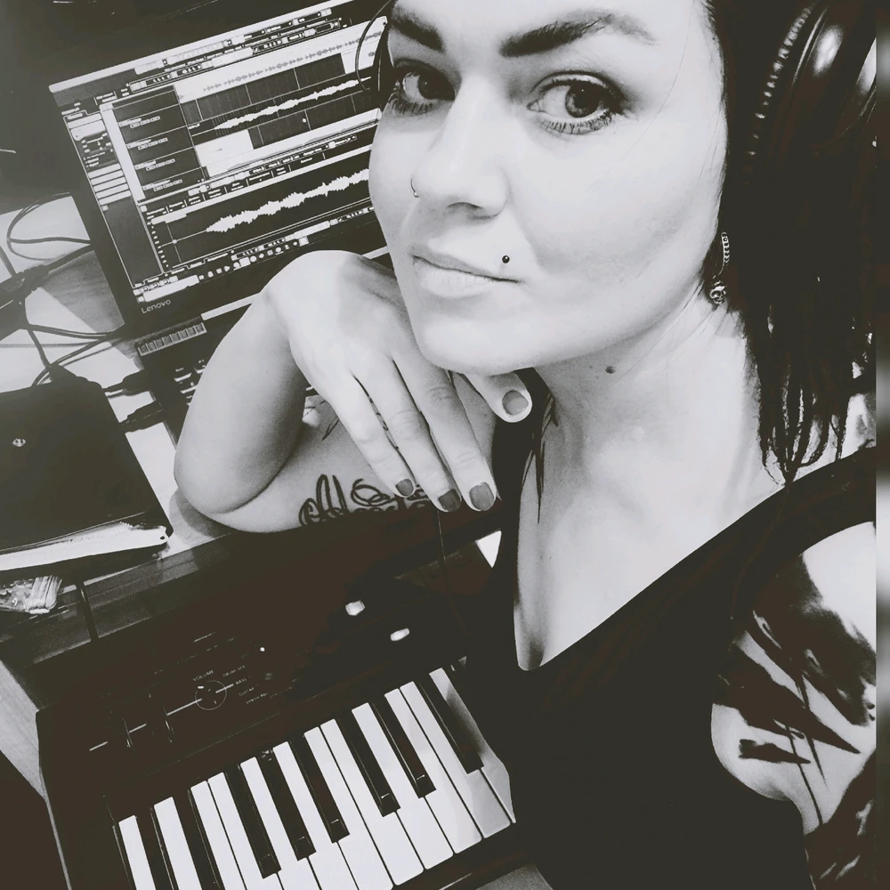 GIF загрузил Камилла