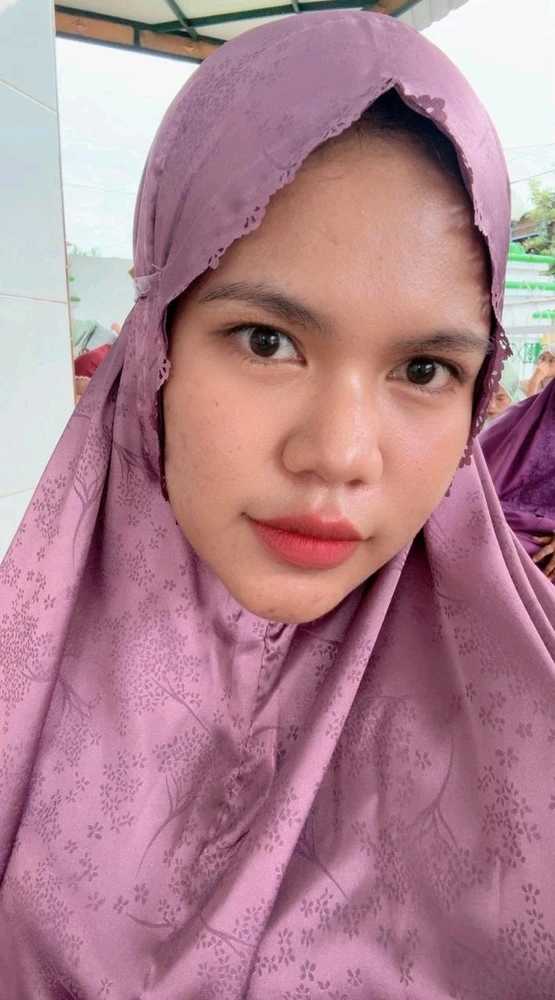 GIF diunggah oleh Khairani