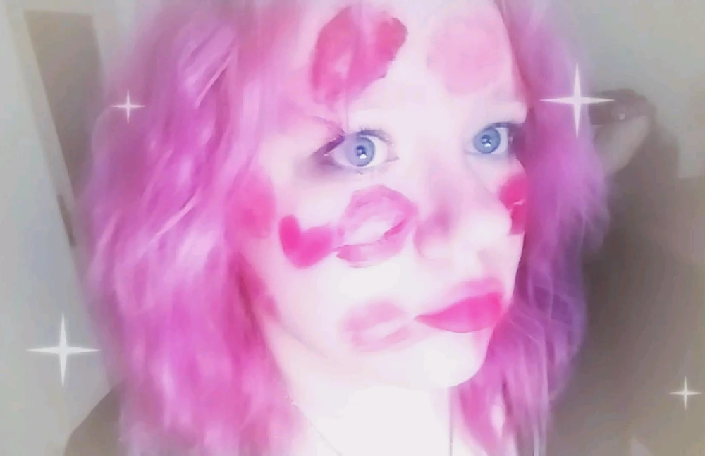 Гіфку завантажив Надія