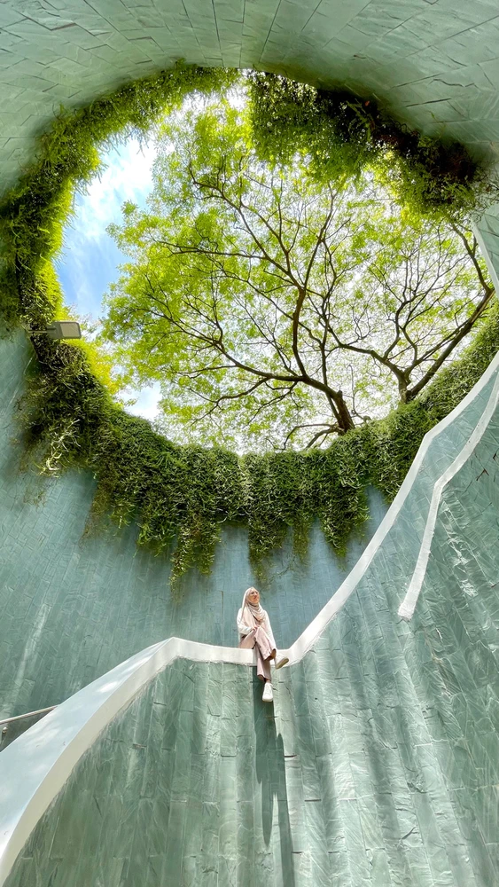 GIF uploaded by Khansa