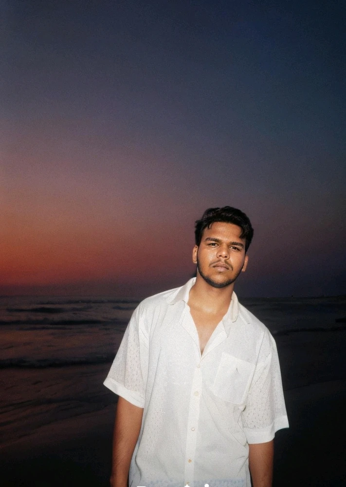 H द्वारा अपलोड किया गया GIF