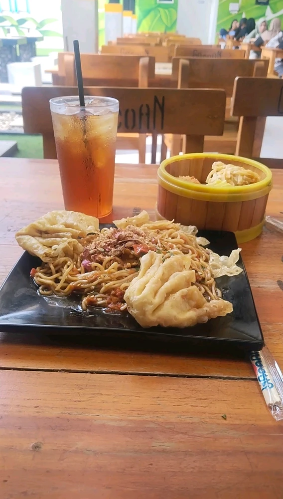 GIF diunggah oleh ιт'ѕʍʏ