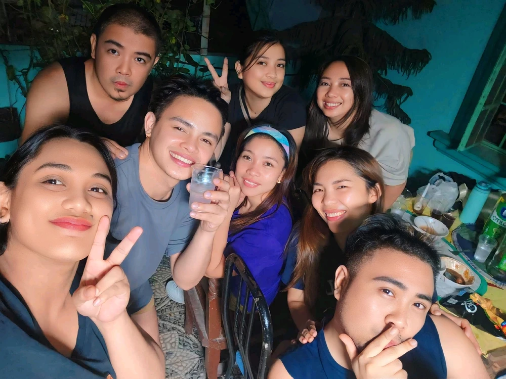 GIF na in-upload ni Joseph Jay Espinoza