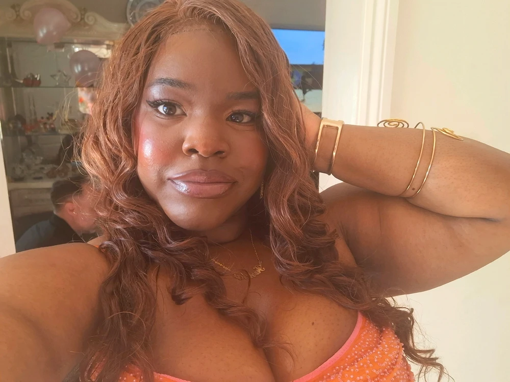 GIF uploaded by Farida