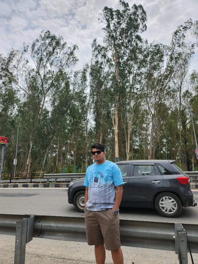 GIF na in-upload ni Rohit singh