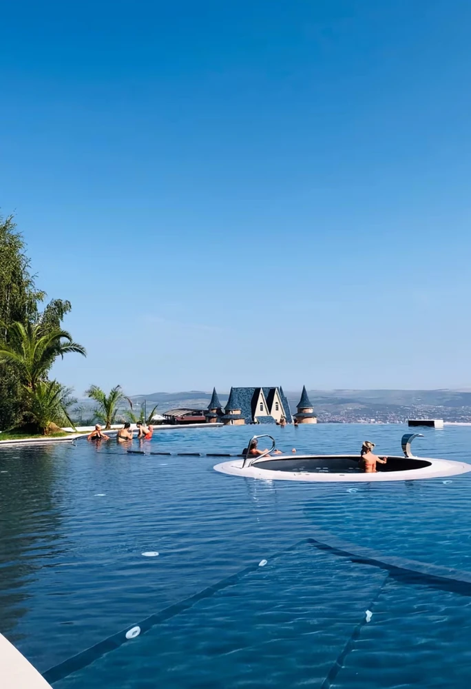 Imagine încărcată de Alex