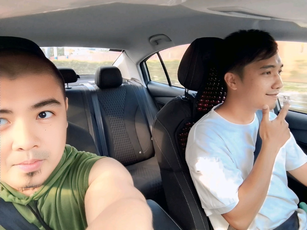 GIF na in-upload ni Joseph Jay Espinoza