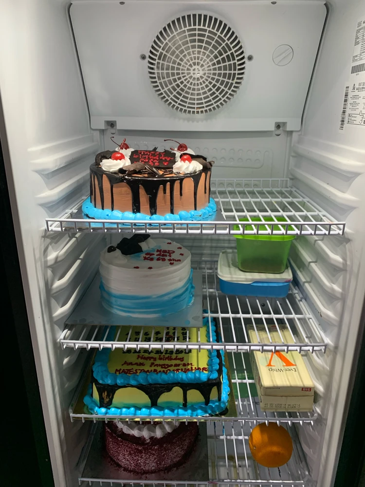 GIF diunggah oleh Artha