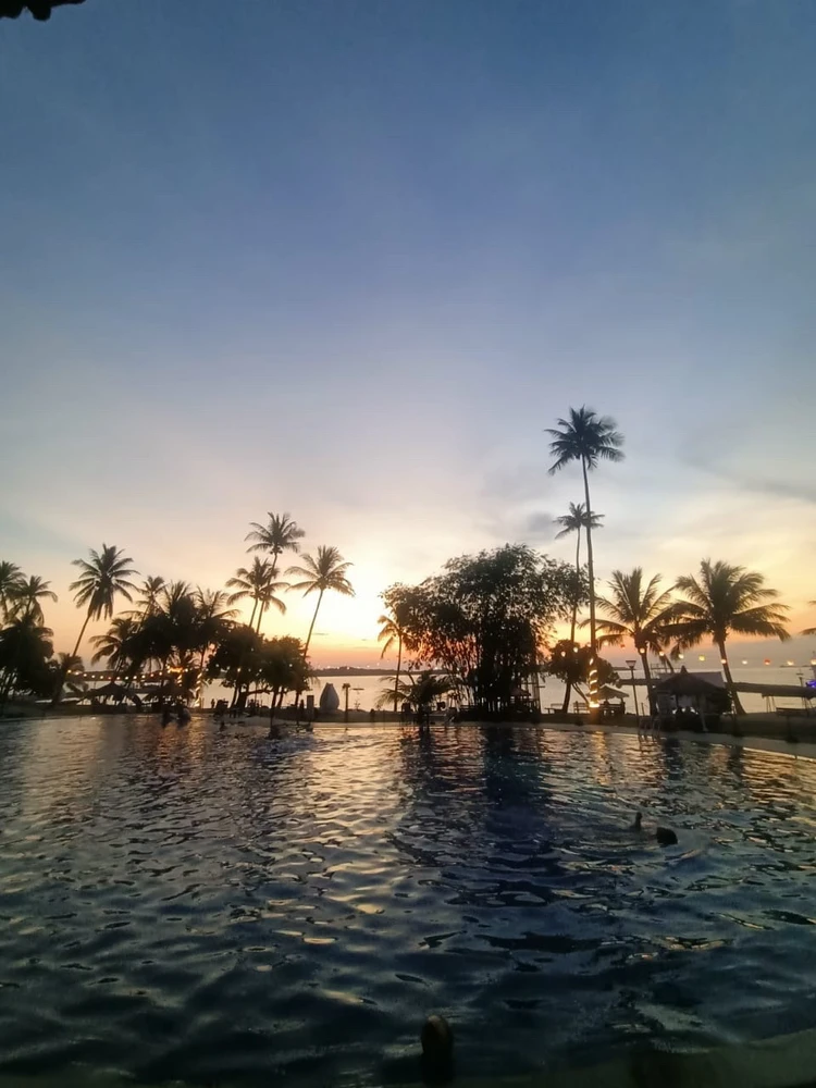 GIF uploaded by Fitri