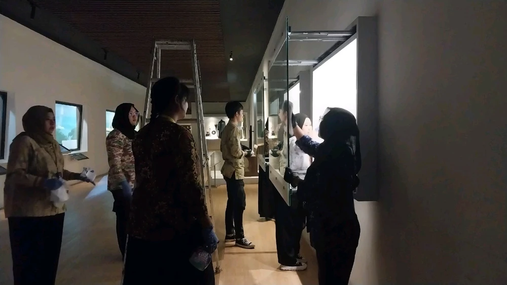 GIF uploaded by Cece