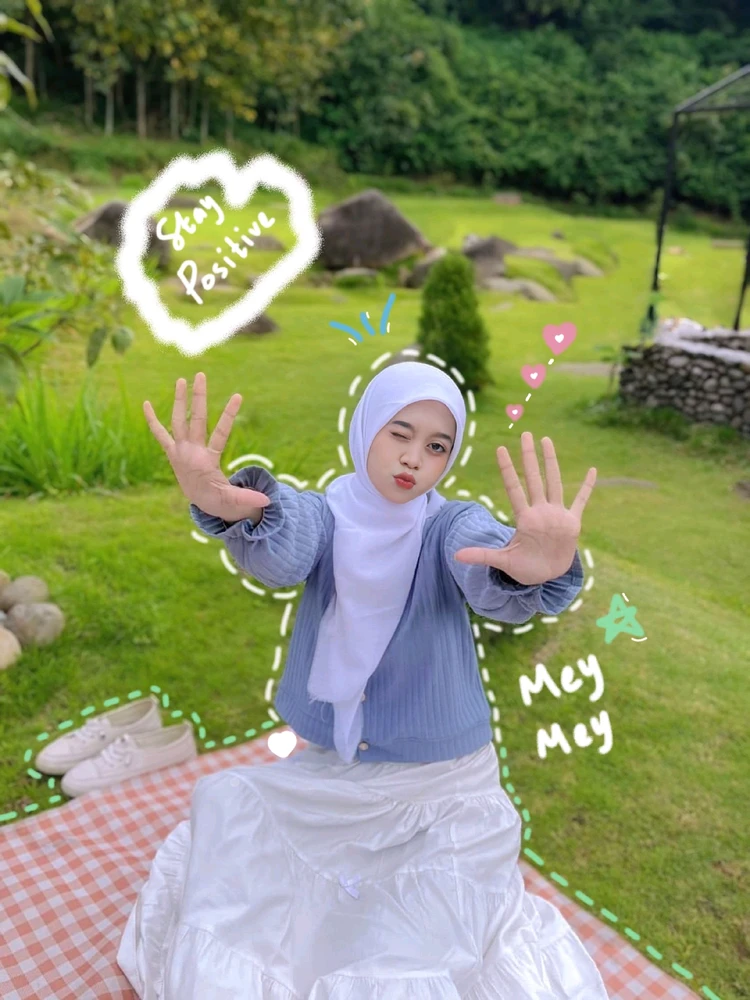 GIF uploaded by Meymey