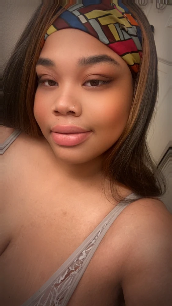 GIF uploaded by Desiree