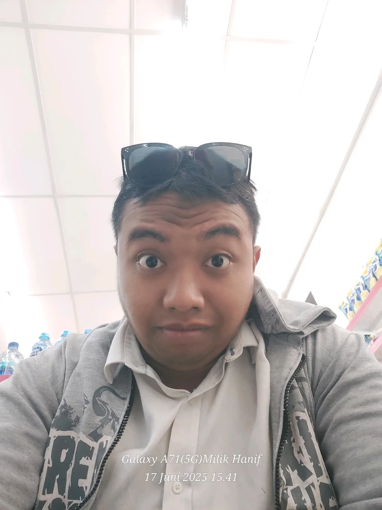 GIF diunggah oleh Hanif