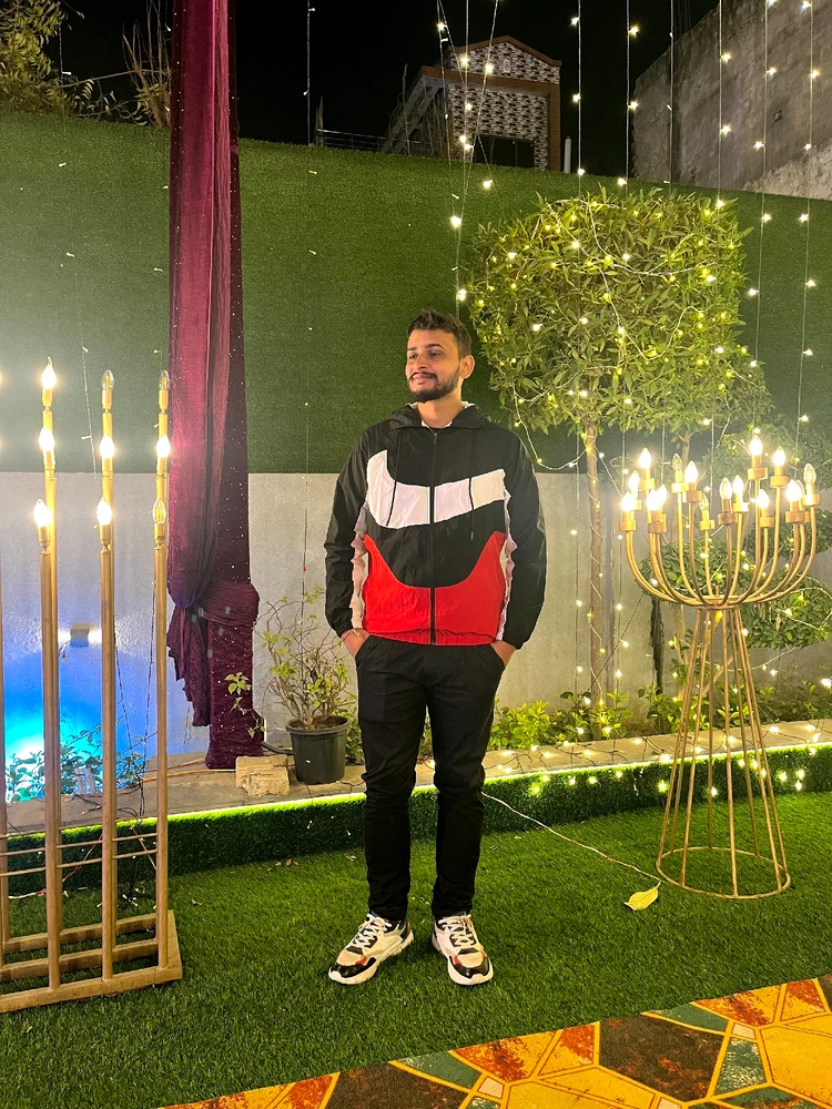 GIF uploaded by Manmohit