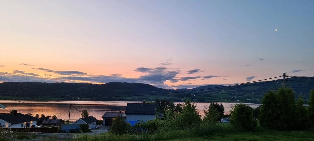 GIF uploaded by Frida