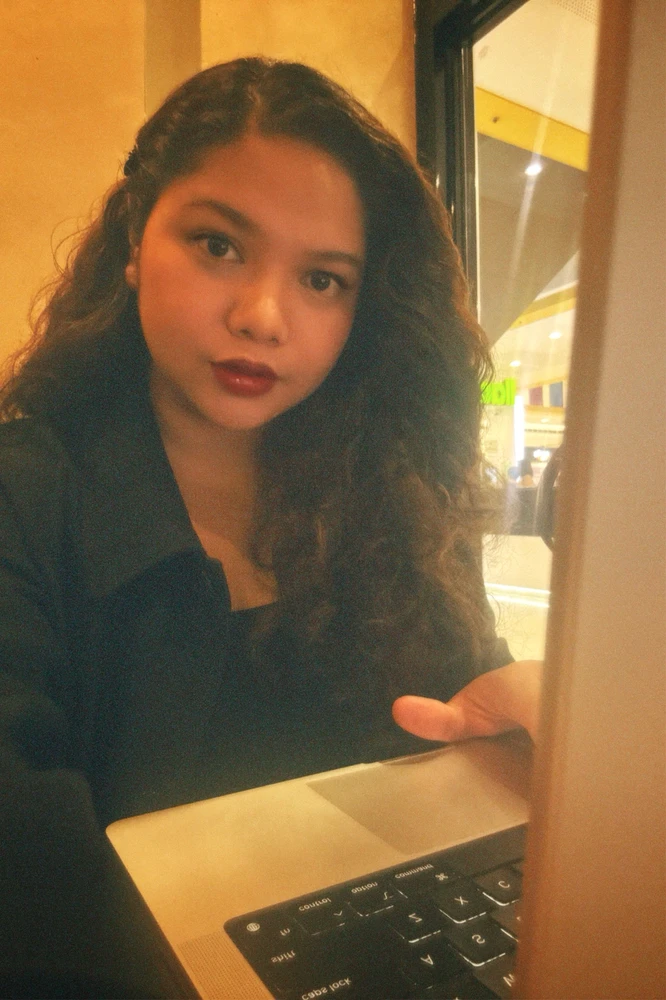GIF gi-upload ni Afi