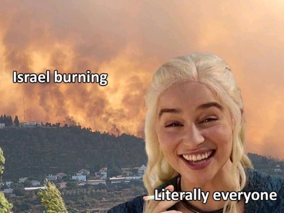 GIF diunggah oleh Azmi Fahrezi