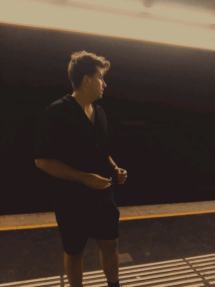 GIF hochgeladen von Nikola