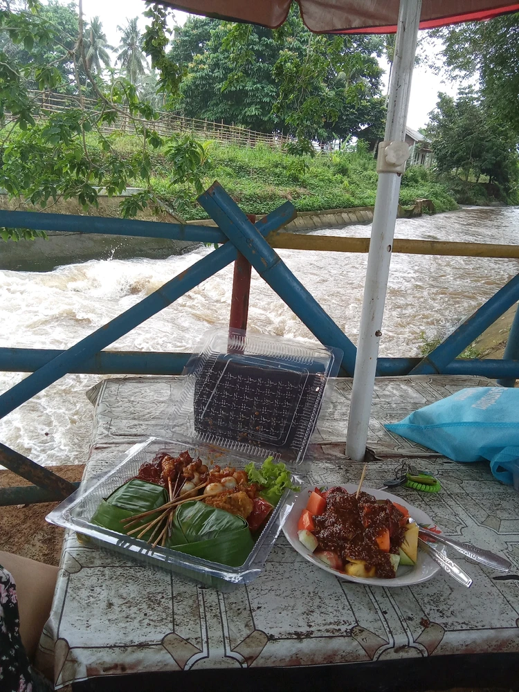 GIF diunggah oleh Dwi Agustina