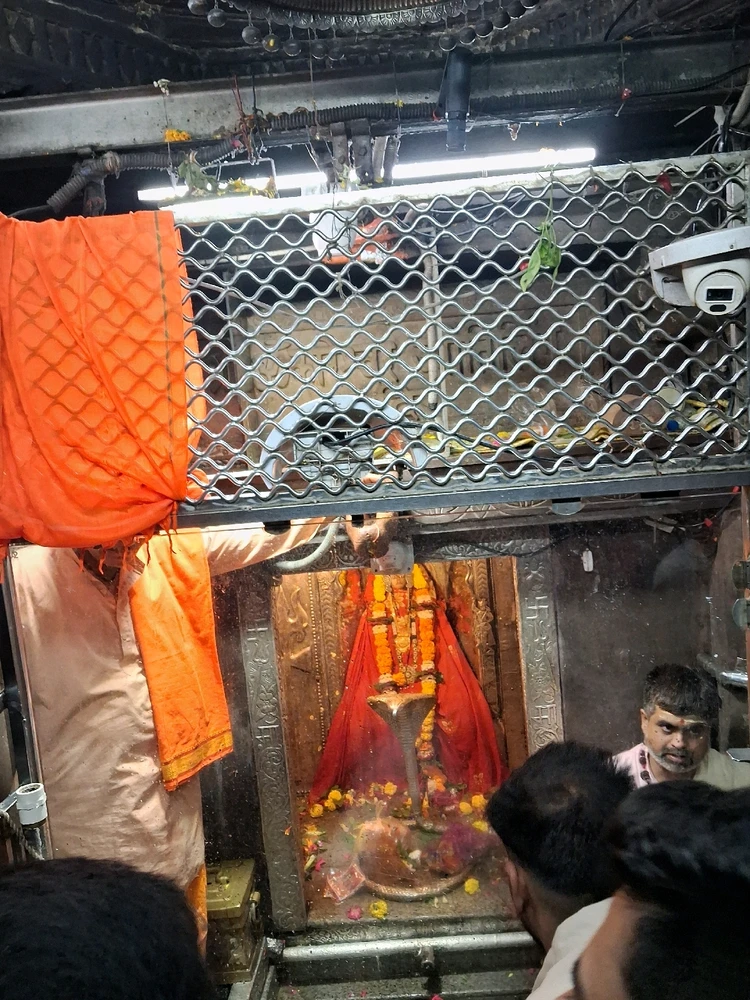 GIF uploaded by Aarav Singh