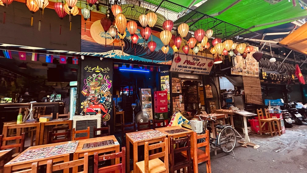 GIF gi-upload ni Hsu Wai