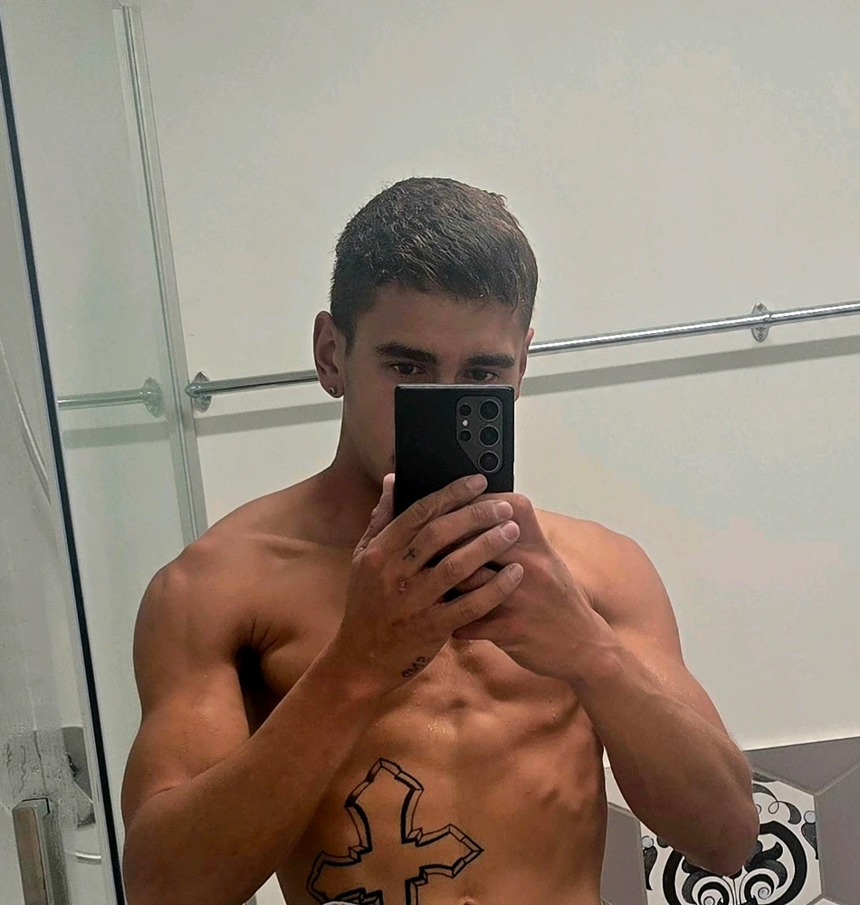 GIF uploaded by Jayden