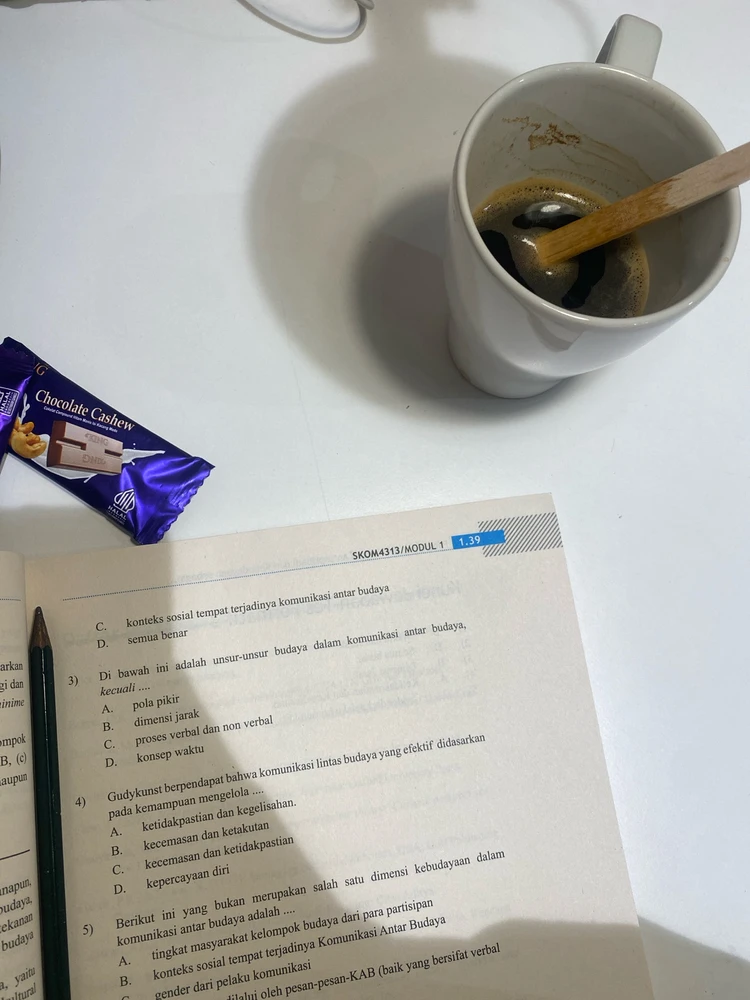 GIF uploaded by Putri