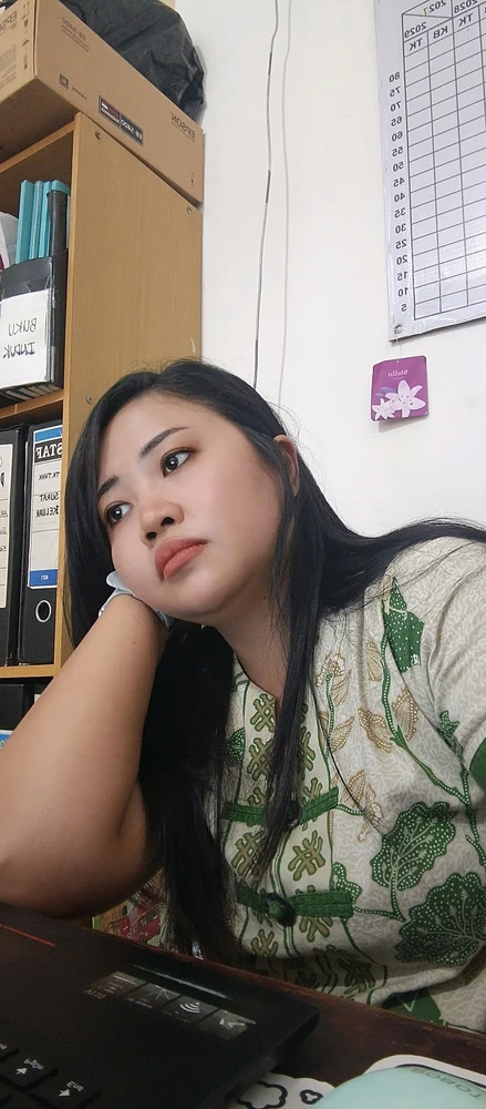 GIF uploaded by Diana