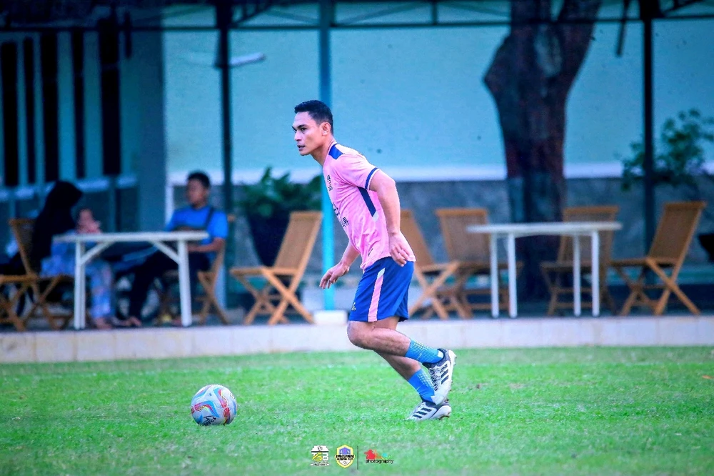 GIF diunggah oleh Iyan