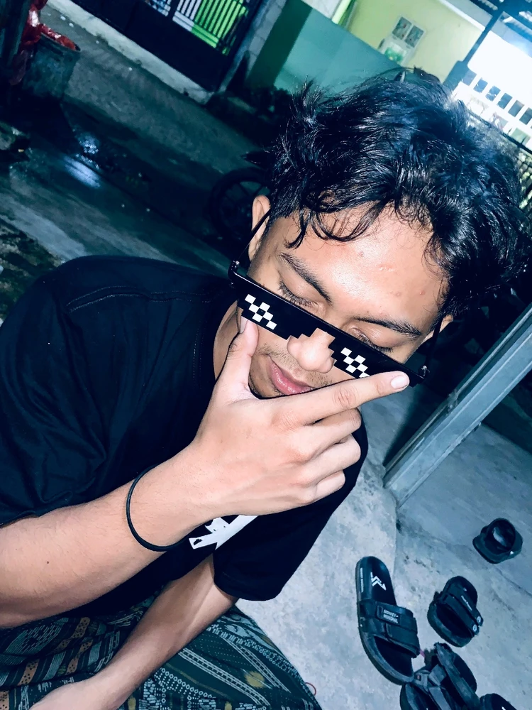 GIF diunggah oleh Wooshhh