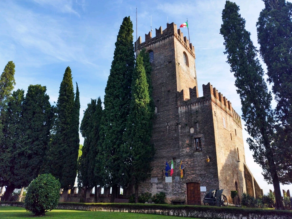 GIF uploaded by Tamara