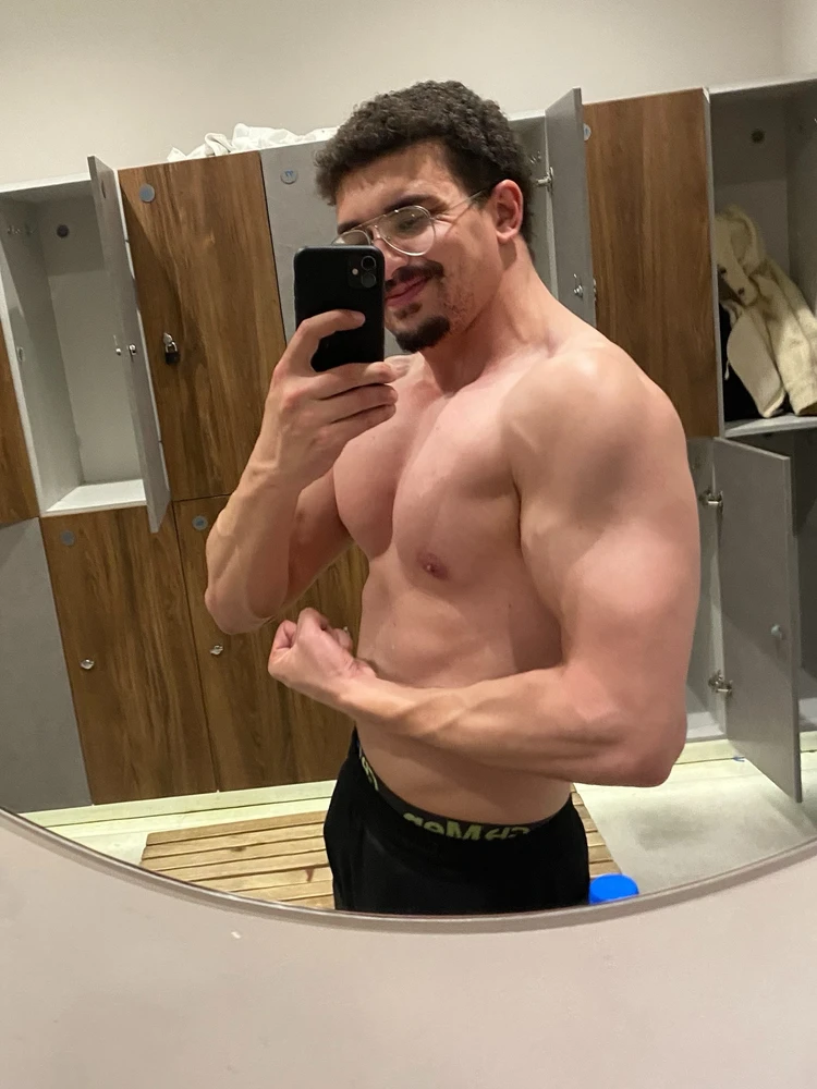 GIF diunggah dening хамади лабиди